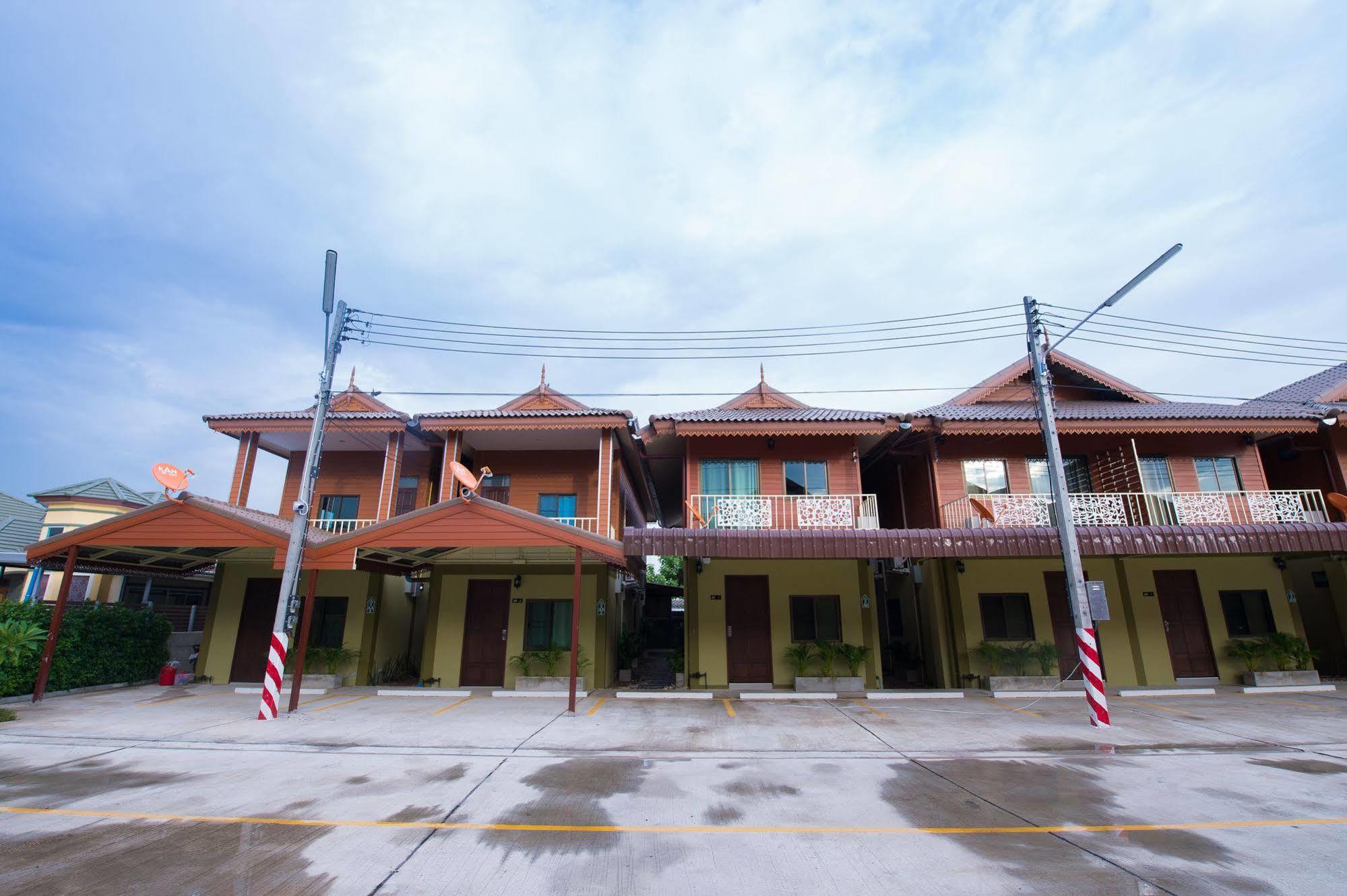 Sri Siam Resort Kanchanaburi Exterior foto