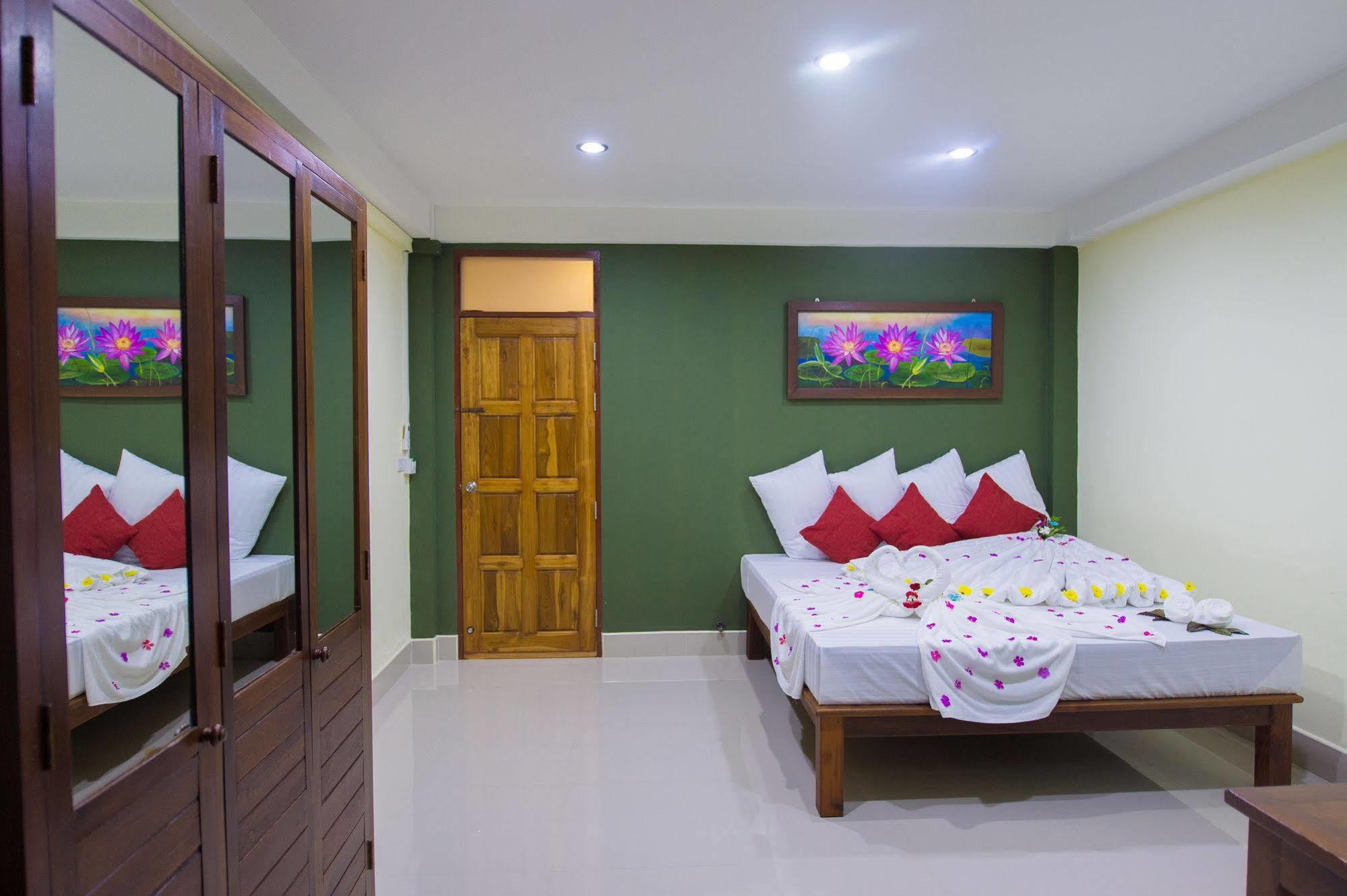 Sri Siam Resort Kanchanaburi Exterior foto